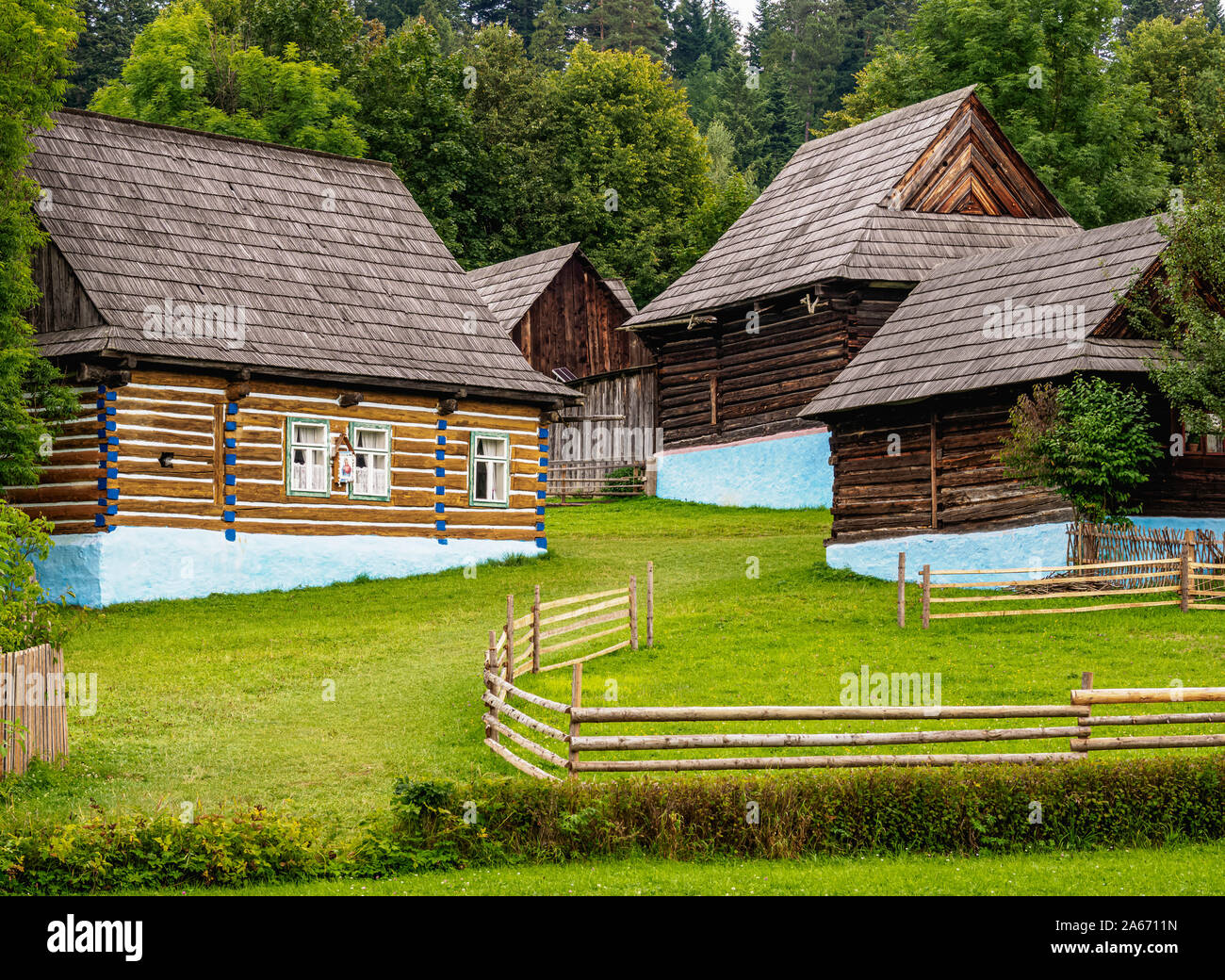 Capanne in Open Air Museum a Stara Lubovna, Regione di Presov, Slovacchia Foto Stock