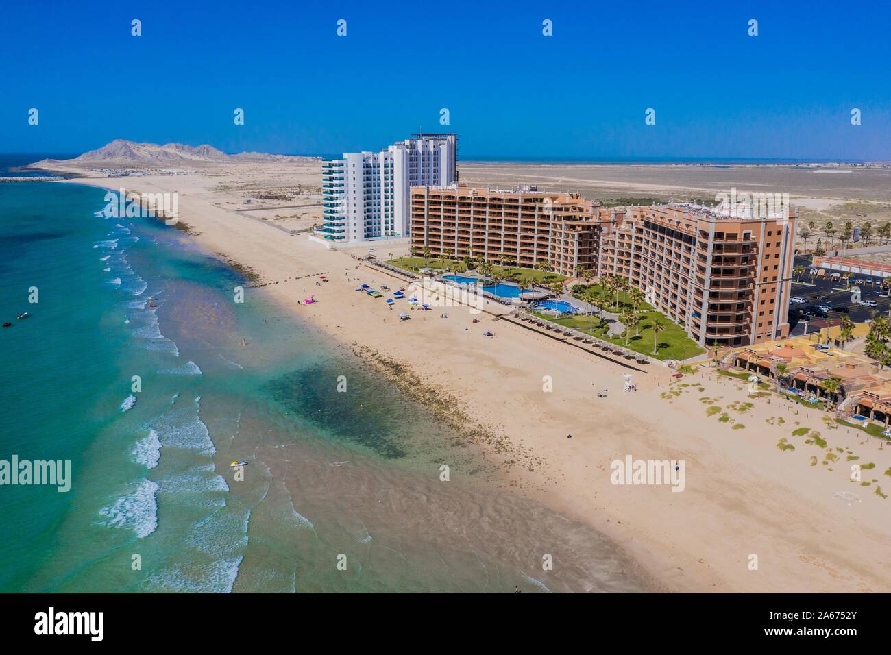 Vista aerea del Puerto Peñasco bay di Sonora, Messico. paesaggio della spiaggia, mare, hotel e settore immobiliare. Golfo di California deserto. Mare di Cortez, Bermejo Mare. © (© Foto: LuisGutierrez / NortePhoto.com) vista aérea de la bahía Puerto Peñasco en Sonora, Messico. paisaje de playa, mar, industria alberghiera e inmobiliaria. Desierto de Golfo de California. Mar de Cortés, Mar Bermejo.© (© Foto: LuisGutierrez / NortePhoto.com) Foto Stock