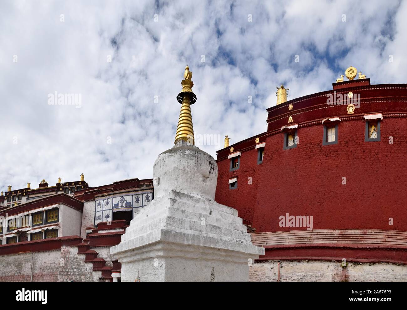 Tempio Ramoche, un monastero buddista a Lhasa, regione autonoma del Tibet. Foto Stock