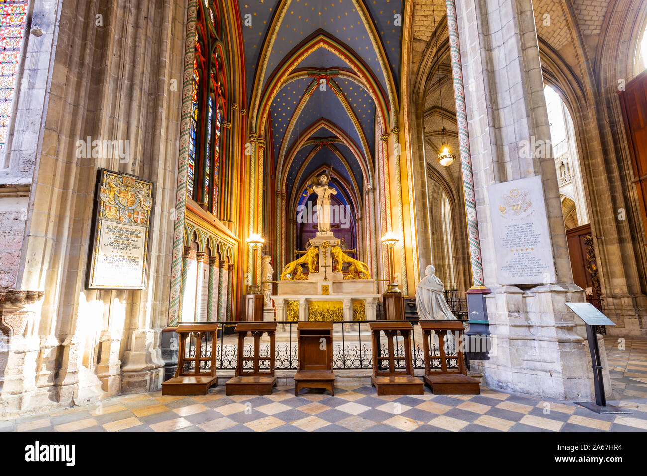 Orleans, Francia, 11 Ottobre 2019: Ricordo la guerra mondiale I e II Royal Cattedrale della Santa Croce in Orleans in Francia, Foto Stock