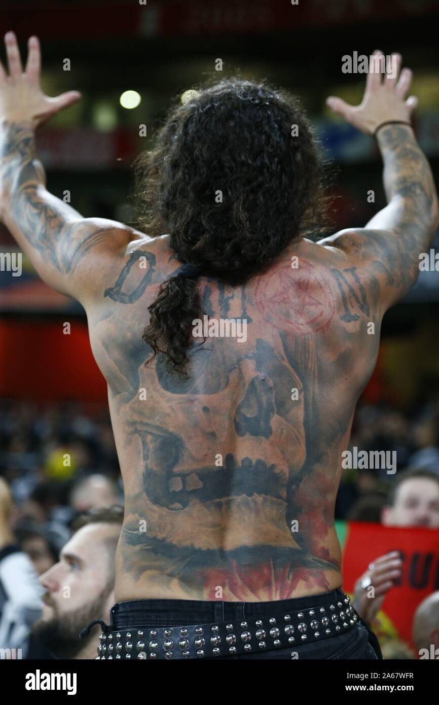 Londra, Regno Unito. 24 ott 2019. Londra, Regno Unito, ottobre 24 Vitoria tifosi durante Europa League Gruppo F tra l'Arsenal e Vitoria all'Emirates Stadium di Londra, Inghilterra il 24 ottobre 2019. Credit: Azione Foto Sport/Alamy Live News Foto Stock