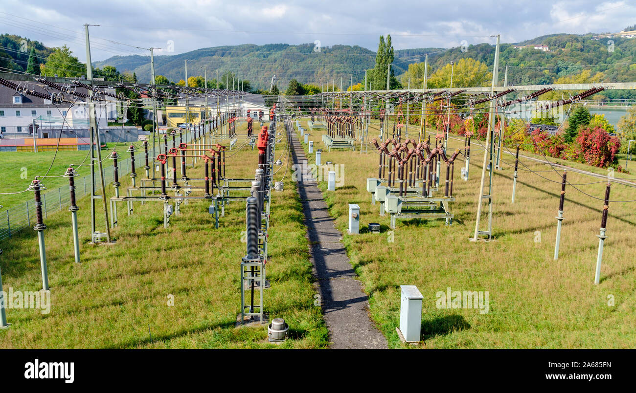 Stazione di trasformatore in aperta Foto Stock
