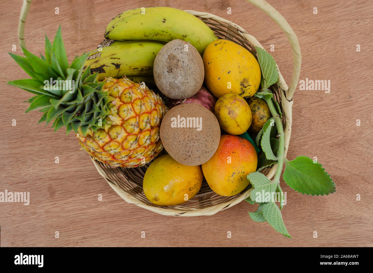 Frutti assortiti in Basket Foto Stock