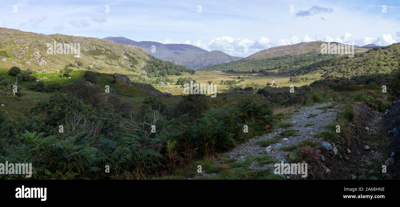 Vecchio Kenmare Road nella Contea di Kerry, Irlanda Foto Stock