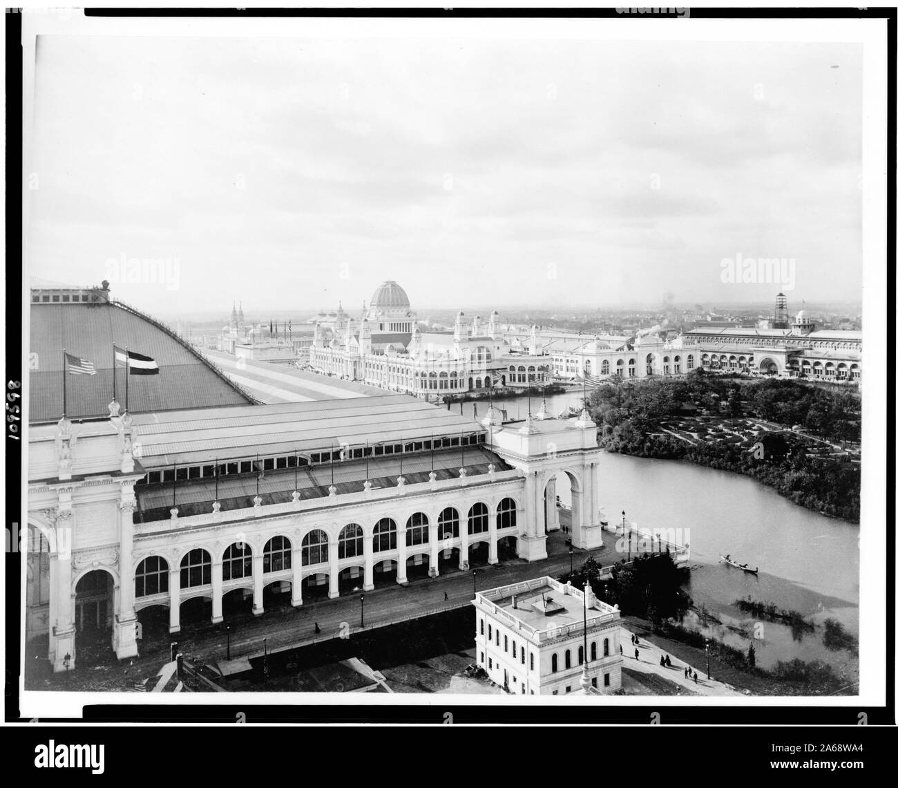 World's Columbian Exposition, Chicago. Southwest() vista del produttore() Edificio in primo piano a sinistra, edificio amministrativo di sullo sfondo al centro e ai mezzi di trasporto pubblico edificio di sfondo a destra Foto Stock