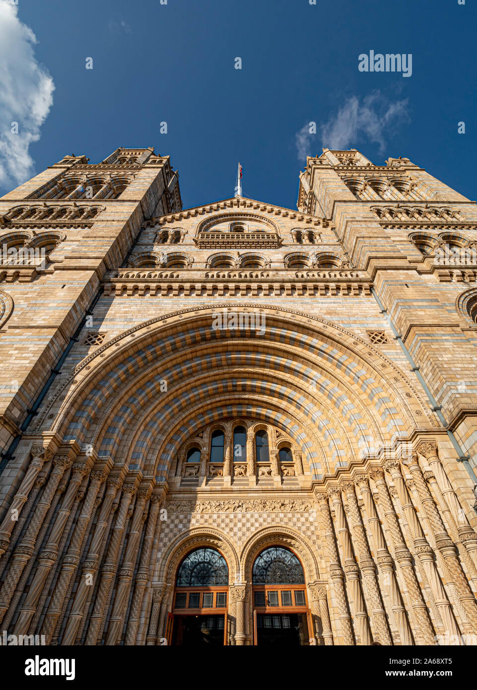 Museo di Storia Naturale ingresso, South Kensington, Londra, Regno Unito. Foto Stock