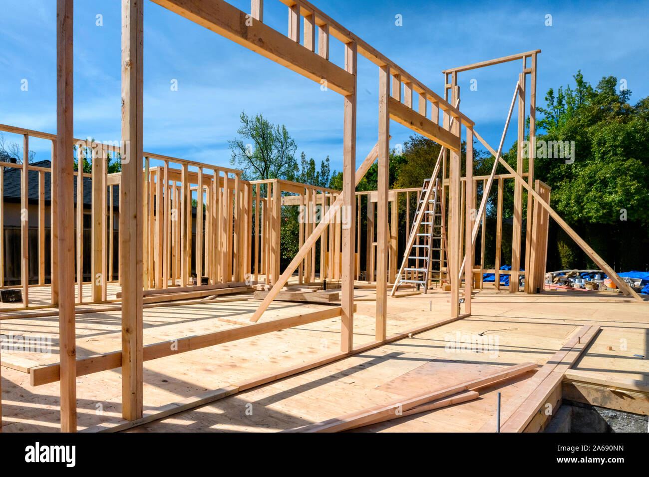 La costruzione di un edificio a due piani casa residenziale Foto Stock