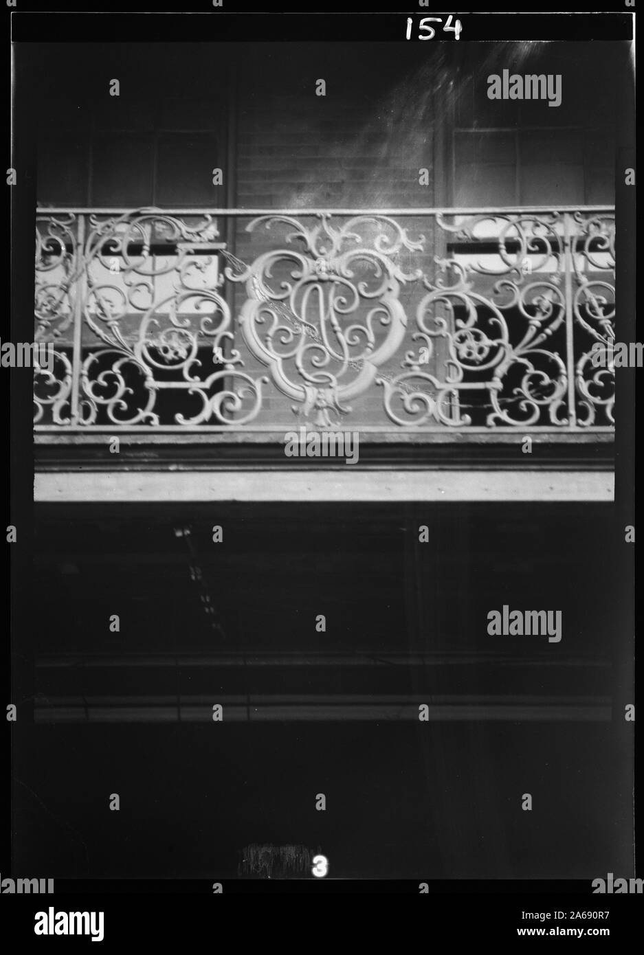 Ferro battuto balcone, inferiore edificio Pontalba, New Orleans Foto Stock