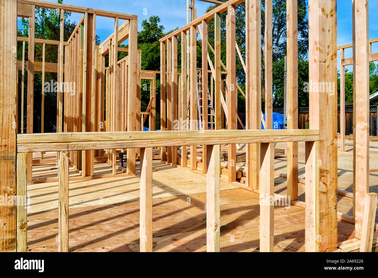 La costruzione di un edificio a due piani casa residenziale Foto Stock