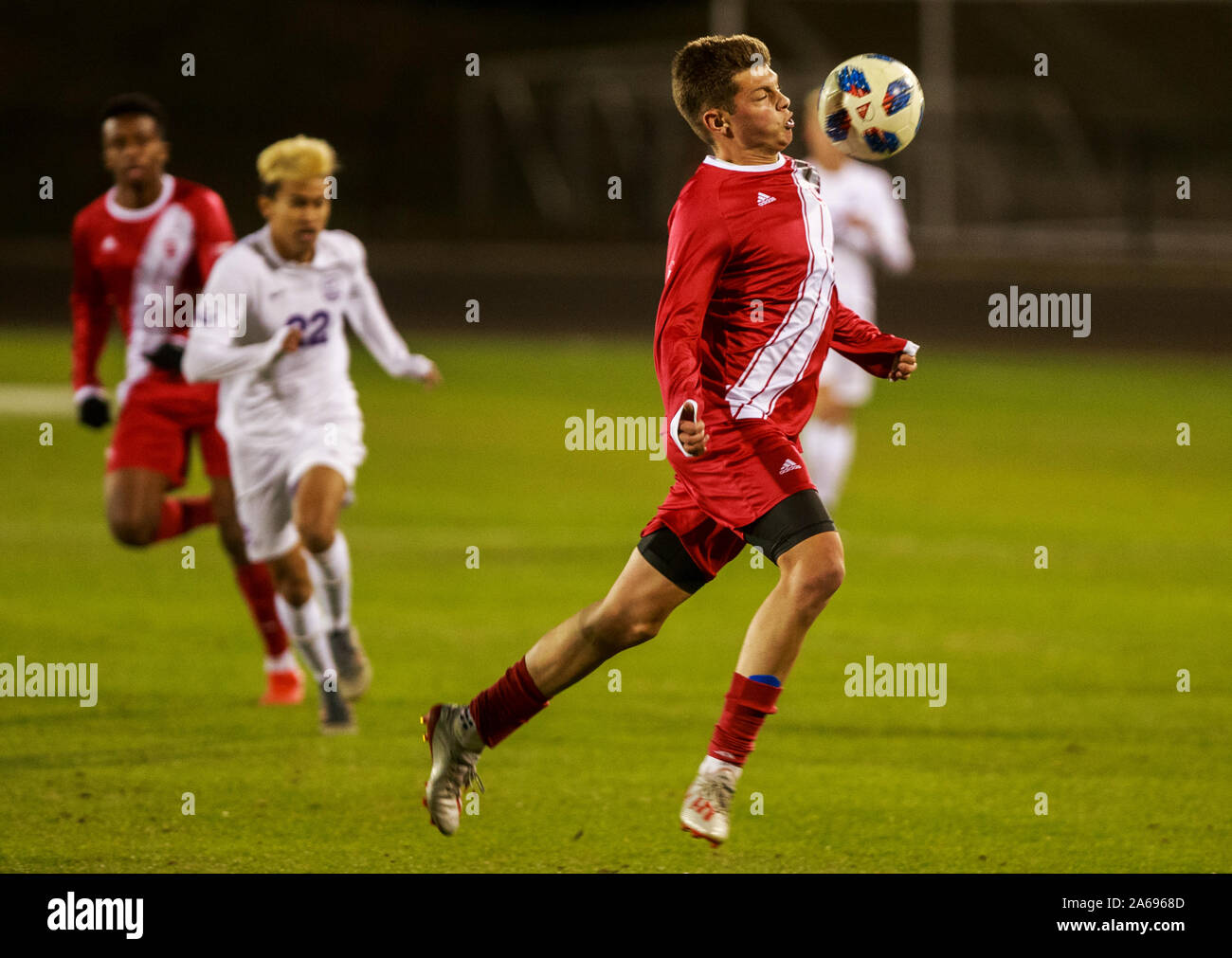 Indiana University di Victor Bezerra (7) gioca contro Evansville durante un NCCA soccer game Martedì, Ottobre 22, 2019 a Armstrong Stadium, in Bloomington, ind. (Foto di Jeremy Hogan/l'Bloomingtonian) Foto Stock