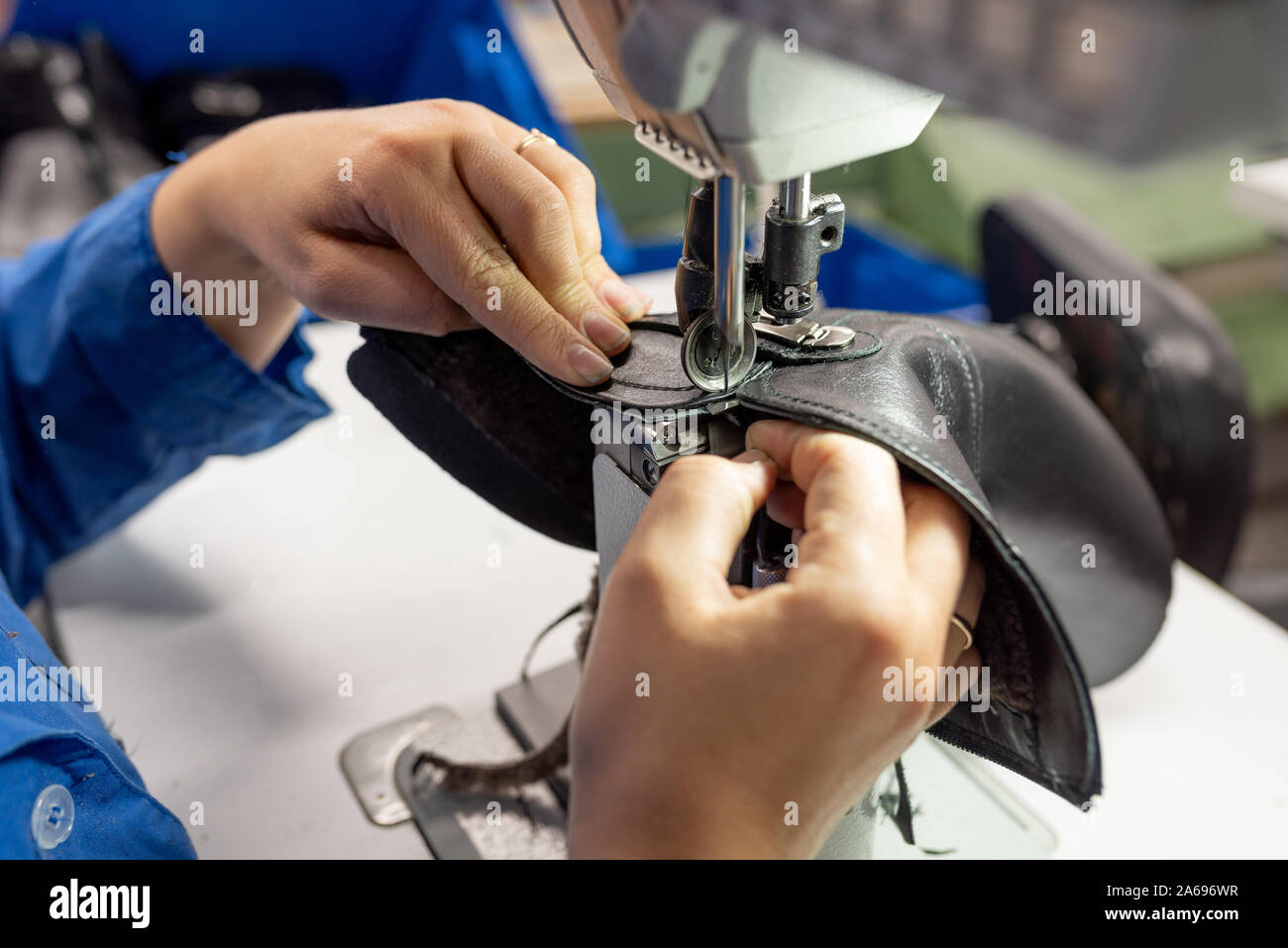 Scarpe da cucire immagini e fotografie stock ad alta risoluzione - Alamy