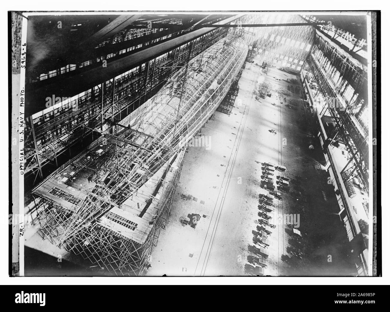 ZR-1 (UFFICIALE DEGLI STATI UNITI Foto di Marina) Foto Stock