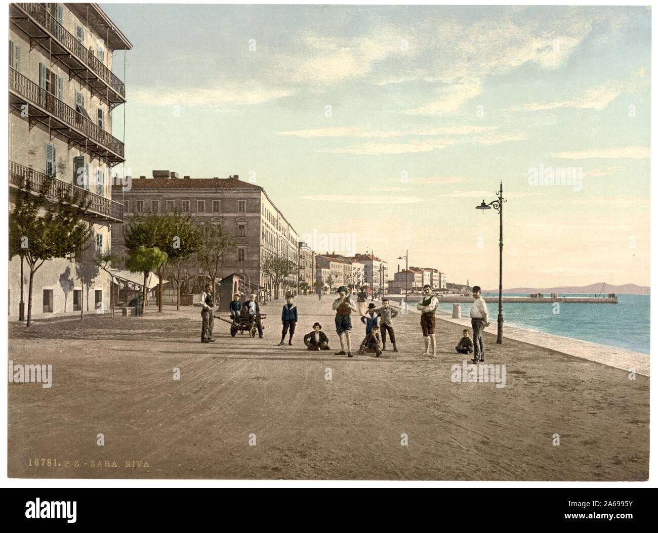 Zara, acqua anteriore, Dalmazia, Austro-Hungary; fa parte di: viste dell'Impero Austro-ungarico nella stampa Photochrom collection.; titolo dalla Detroit Publishing Co., catalogo J-sezione estera, Detroit, Michigan. : Detroit Publishing Company, 1905.; stampa n. 16781.; Foto Stock