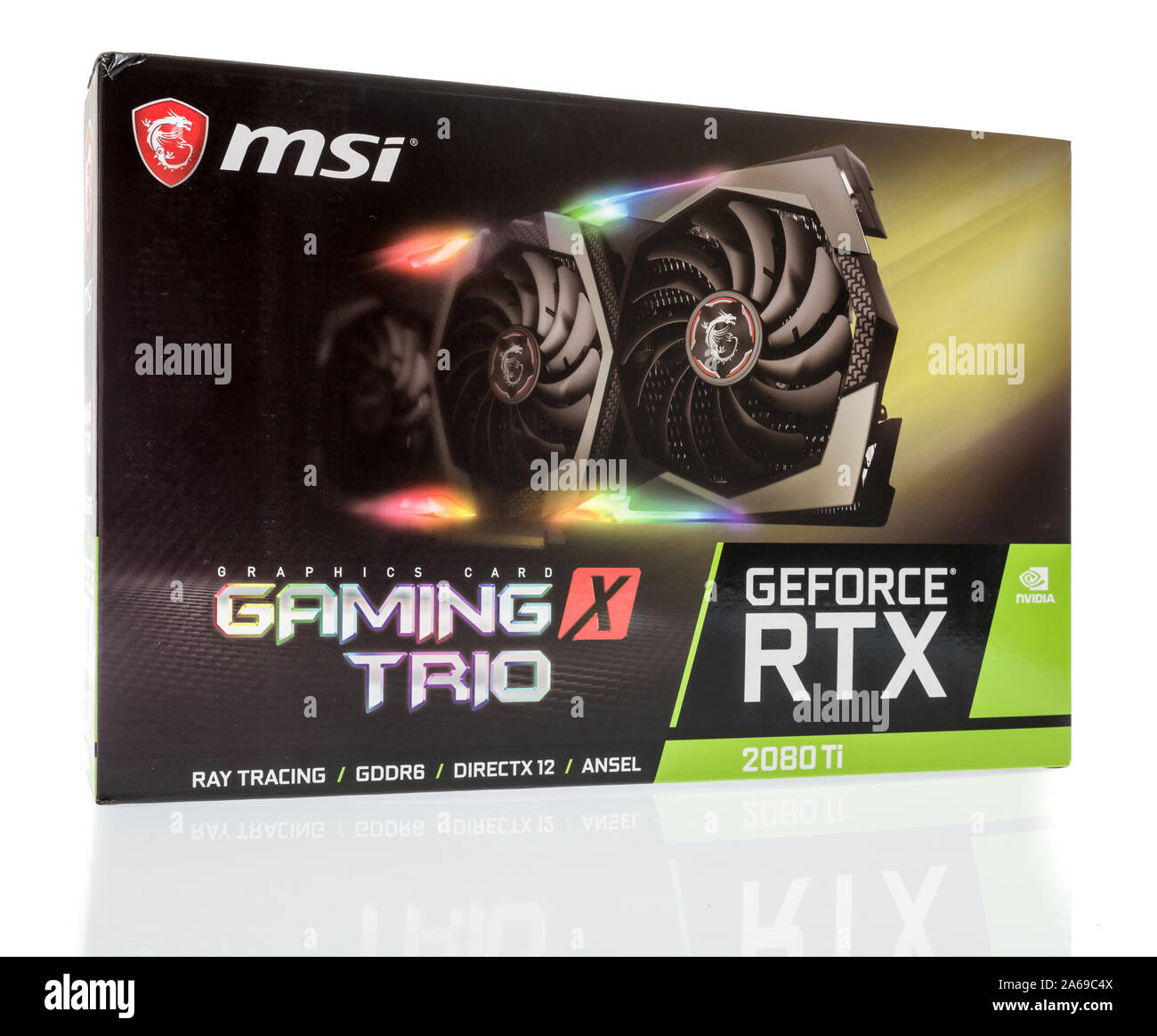 Winneconne, WI - 10 Ottobre 2019: un pacchetto di MSI GEforce gioco rtx x trio 2080 TI scheda video su un sfondo isolato Foto Stock