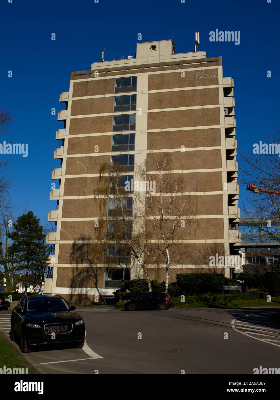 Max-Planck-Istituto Muelheim davanti a un cielo blu Foto Stock