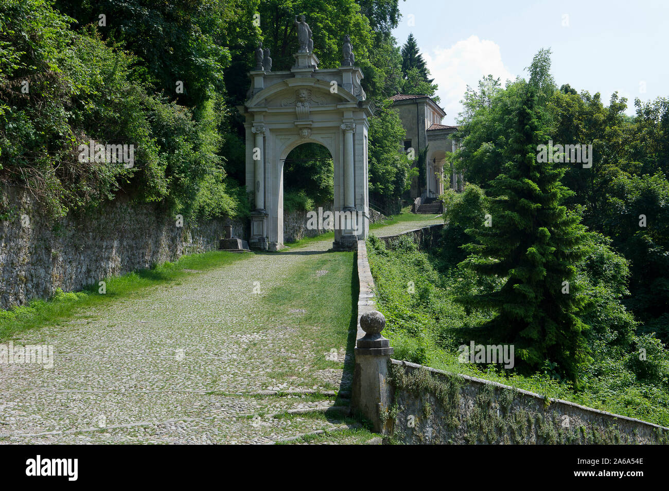 L'Italia, la Lombardia, il Sacro Monte di Varese, S. Ambrogio arch Foto Stock