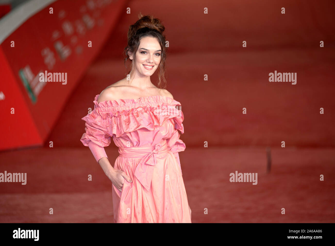 Klaudia Pepa frequentando il tappeto rosso durante la festa del cinema di Roma 2019 Foto Stock