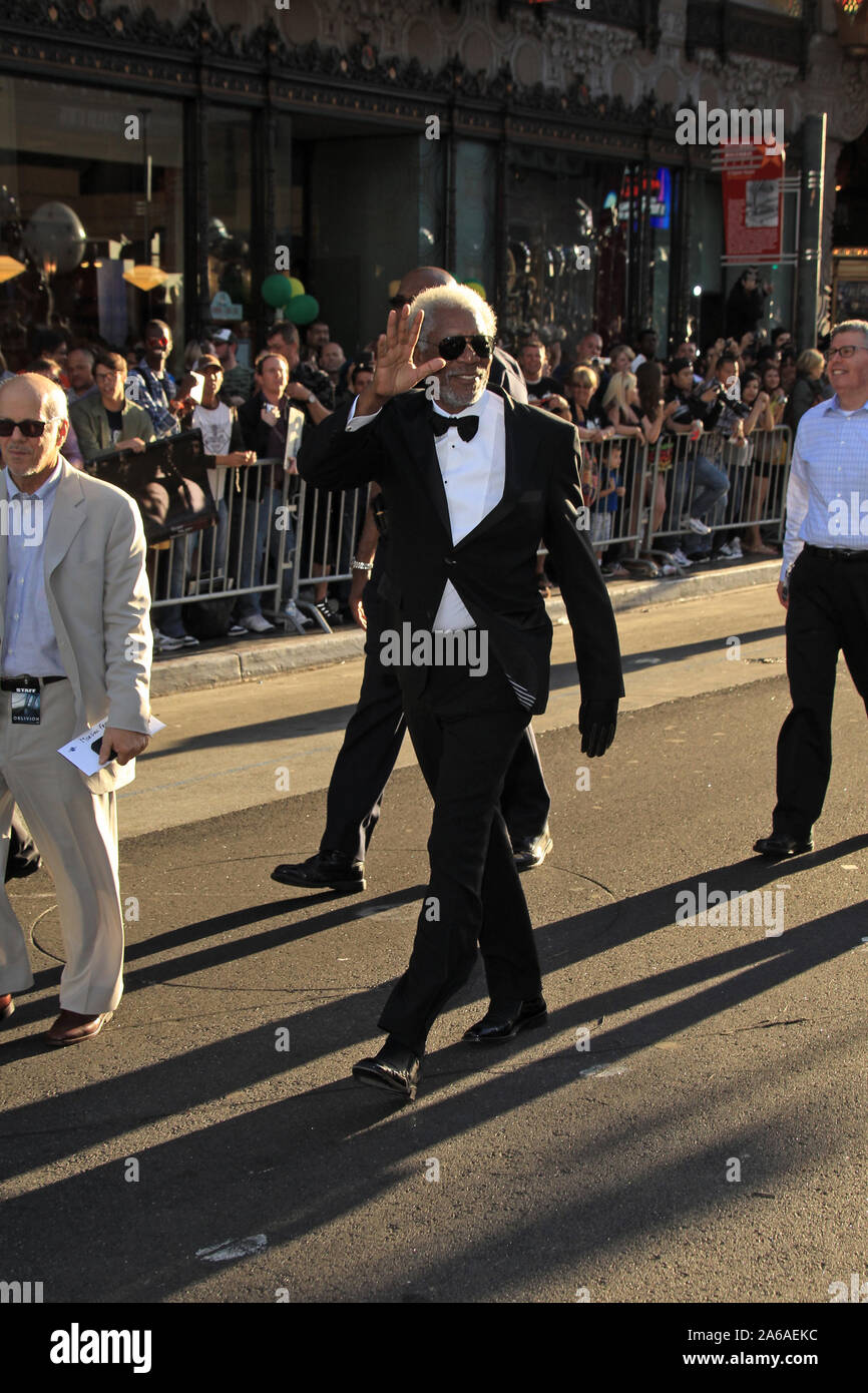 HOLLYWOOD, CA - 10 aprile: Morgan Freeman Morgana Freeman assiste la premiere del 'Oblivion' presso il Teatro Dolby on April 10, 2013 in Hollywood, la California Persone: Morgan Freeman Morgana Freeman Foto Stock