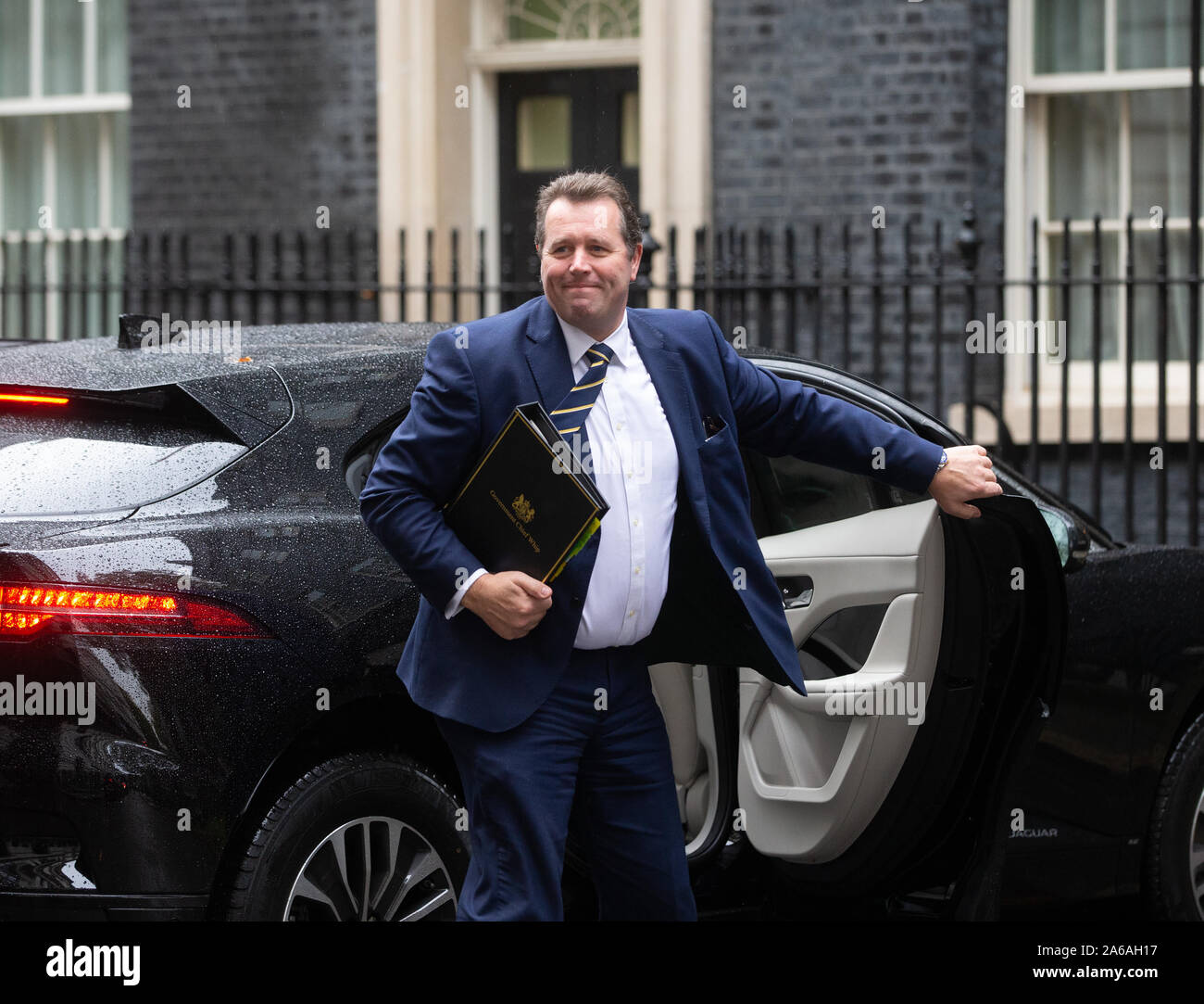 Mark Spencer, Segretario Parlamentare per il Tesoro (Chief Whip), arriva a Downing Street fora riunione del gabinetto. Foto Stock