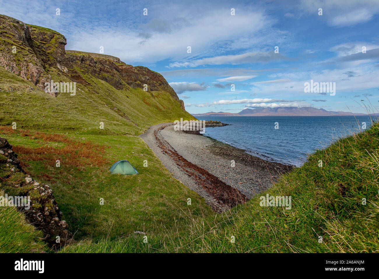 Bello e selvaggio e Camping nelle Ebridi Isola di Canna, Highland Schottland Foto Stock