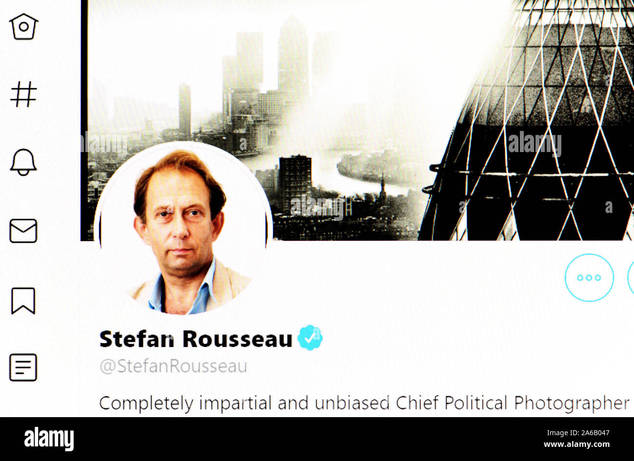 Pagina su Twitter (ott 2019) Stefan Rousseau, fotografo Foto Stock