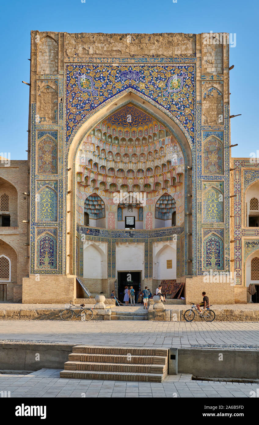 Abdul Aziz Khan o Abdulaziz Khan madrasa, Bukhara, Uzbekistan in Asia centrale Foto Stock