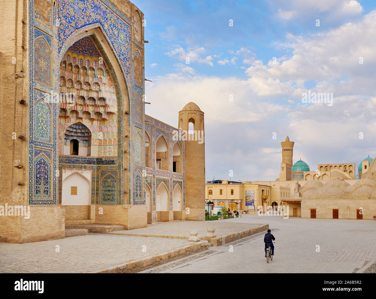 Abdul Aziz Khan o Abdulaziz Khan madrasa, Bukhara, Uzbekistan in Asia centrale Foto Stock