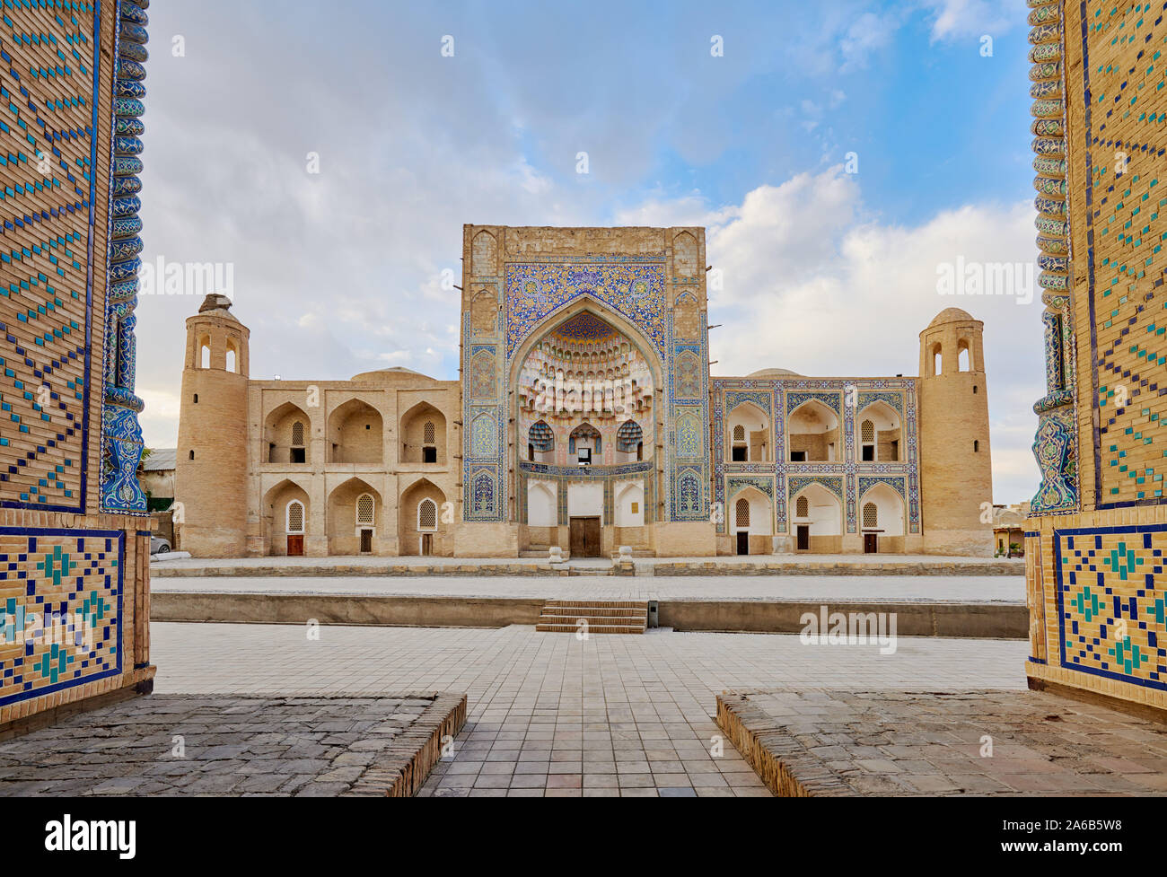 Abdul Aziz Khan o Abdulaziz Khan madrasa, Bukhara, Uzbekistan in Asia centrale Foto Stock