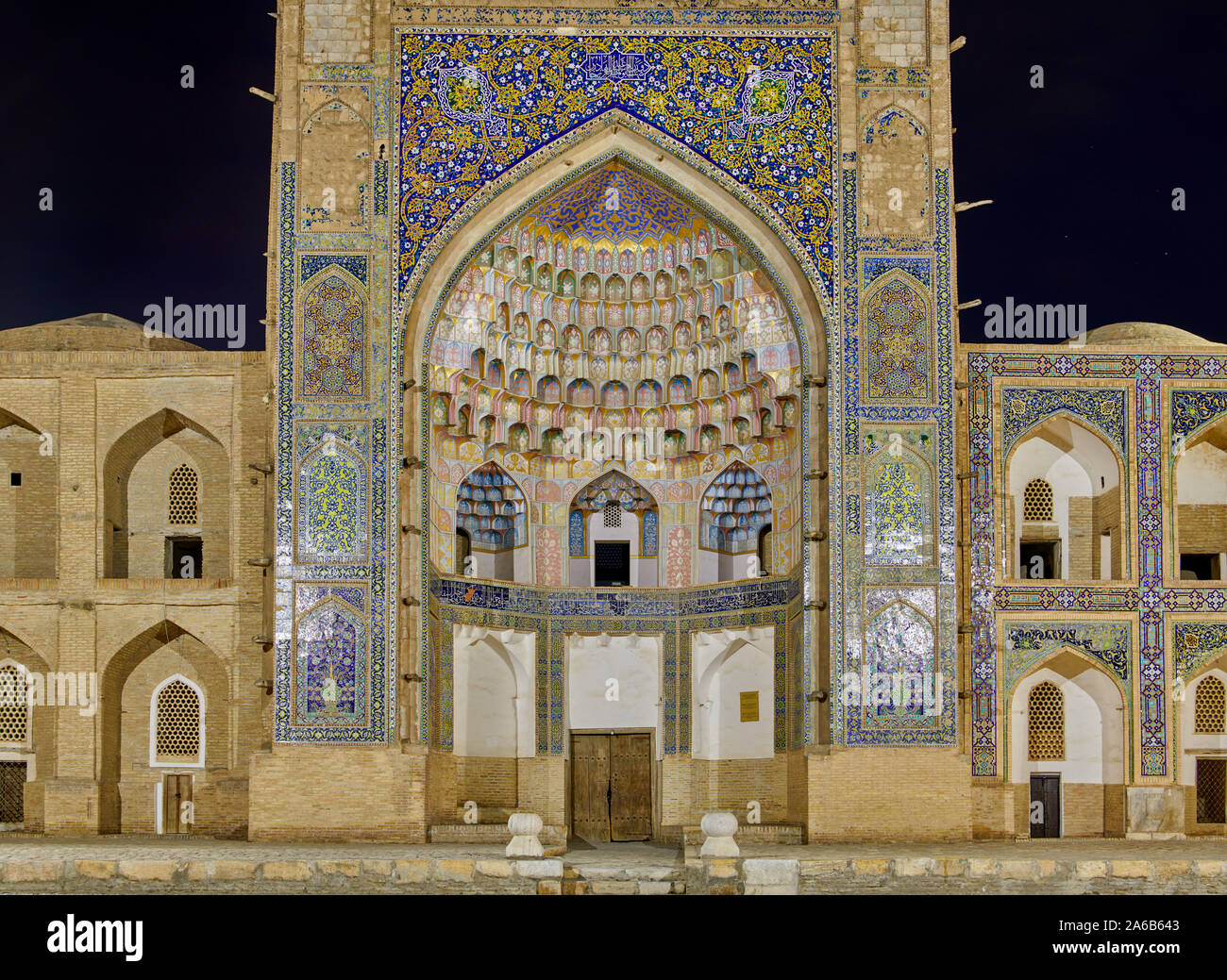 Abdul Aziz Khan o Abdulaziz Khan madrasa, Bukhara, Uzbekistan in Asia centrale Foto Stock