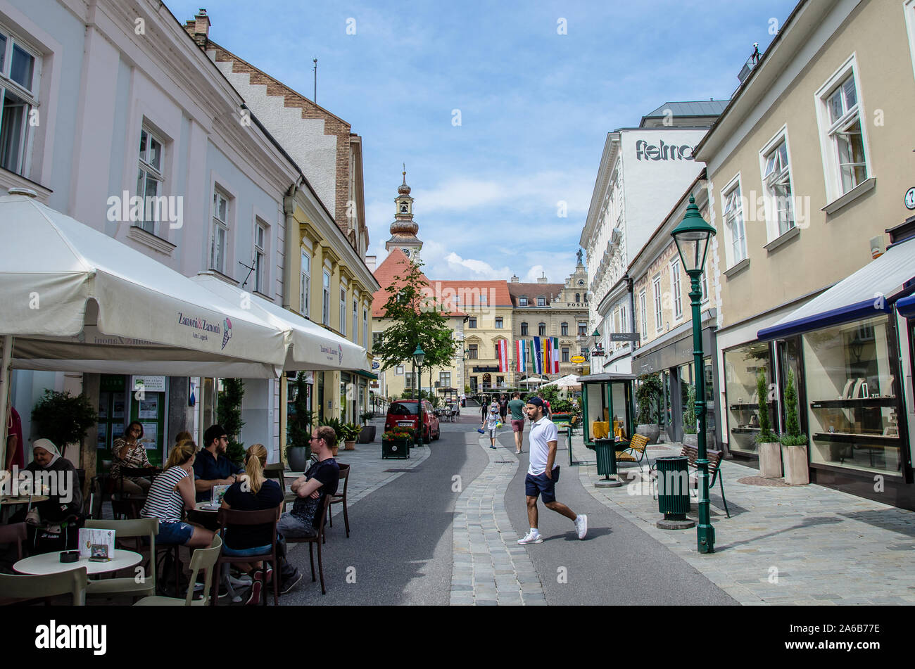 Mödling, capitale del distretto austriaco con lo stesso nome si trova 14 km a sud di Vienna, si trova nella Bassa Austria la zona industriale. Foto Stock