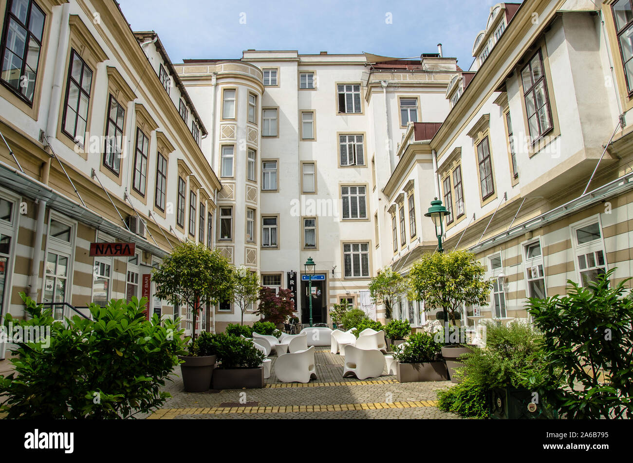 Mödling, capitale del distretto austriaco con lo stesso nome si trova 14 km a sud di Vienna, si trova nella Bassa Austria la zona industriale. Foto Stock