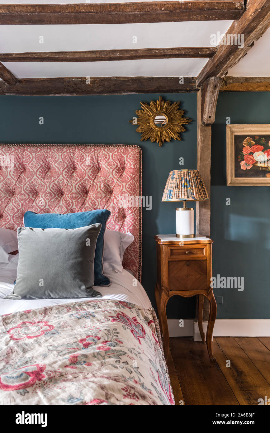 Negli anni Trenta in stile Art Déco con cornice in legno della camera da letto. Foto Stock