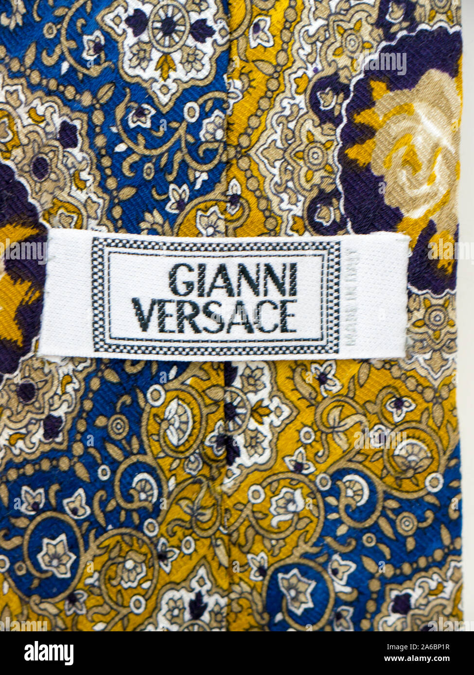 GOMEL, Bielorussia - Ottobre 25, 2019: Gianni Versace cravatta. Gianni Versace S.r.l. di solito indicato semplicemente come Versace. Foto Stock