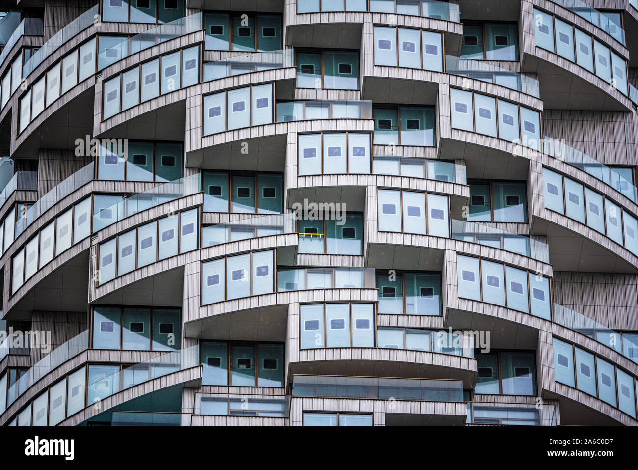 Un parco auto Canary Wharf dettaglio, architetti Herzog & de Meuron, dettaglio durante la costruzione di un grattacielo residenziale nei Docklands di Londra. Foto Stock