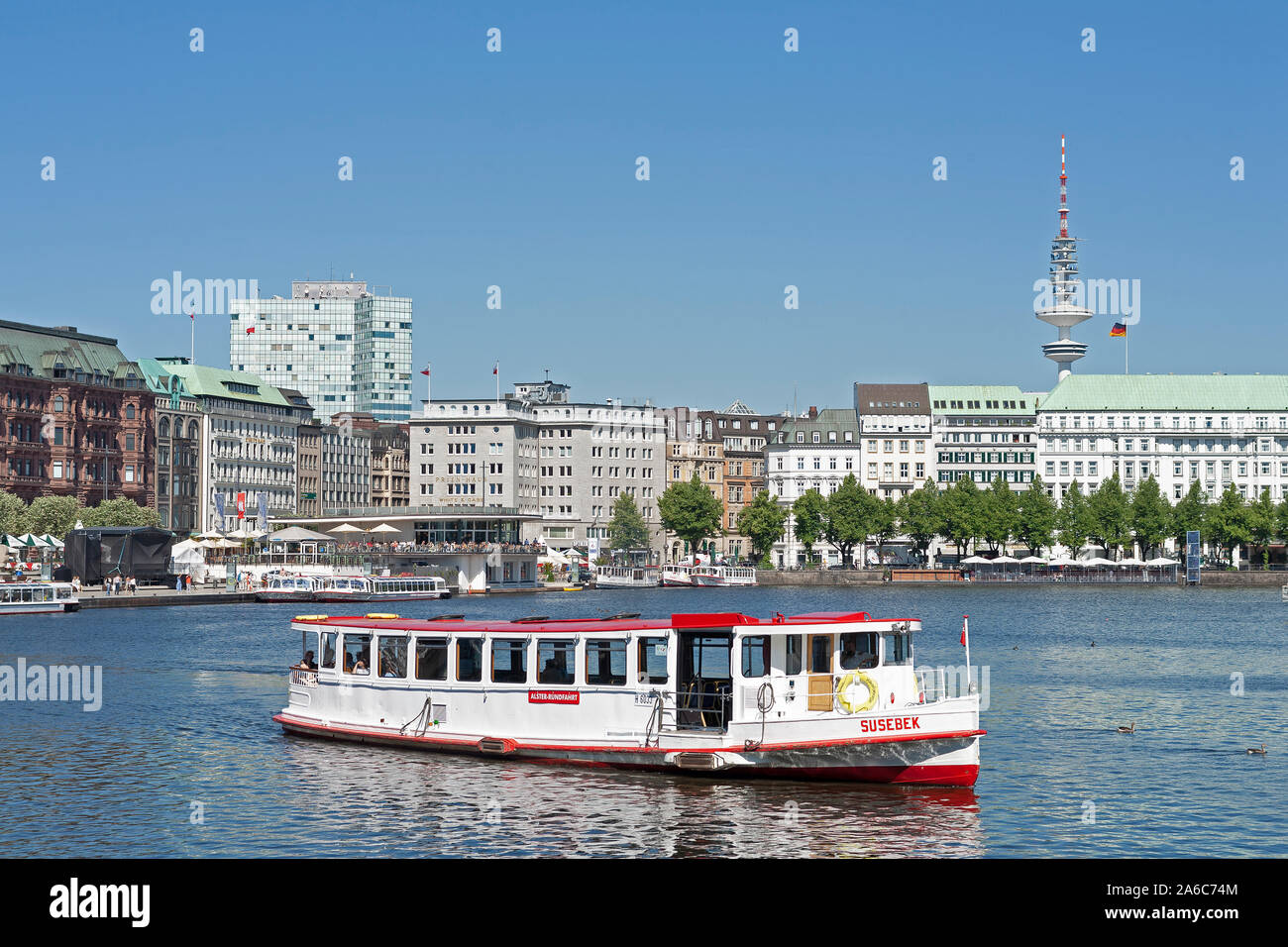 Un'escursione in barca sul Lago Alster interno, Amburgo, Germania Foto Stock