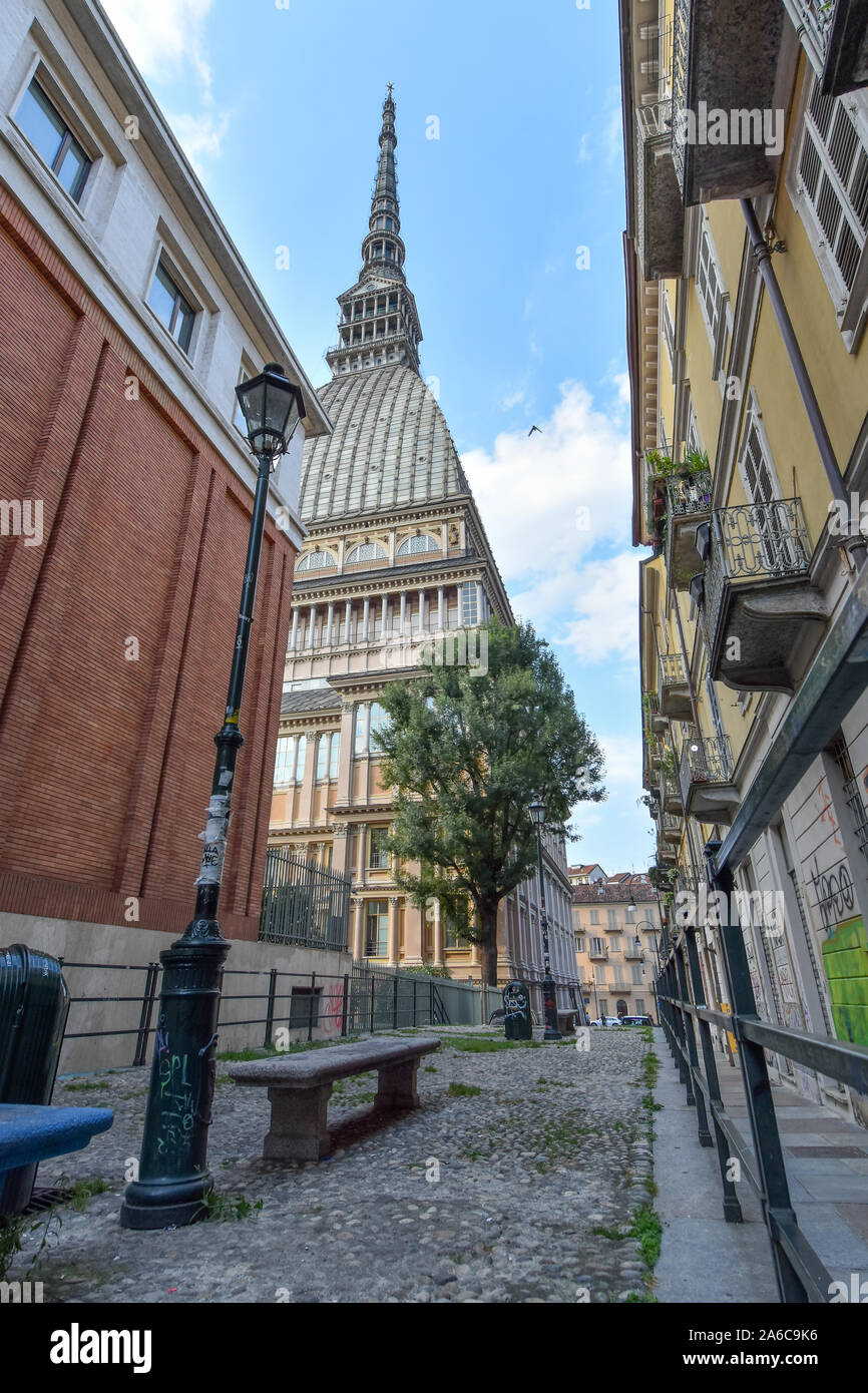 Il monumento più famoso della città di Torino, Piemonte, Italia. La Mole Antonelliana, nel centro della città di Torino. Foto Stock