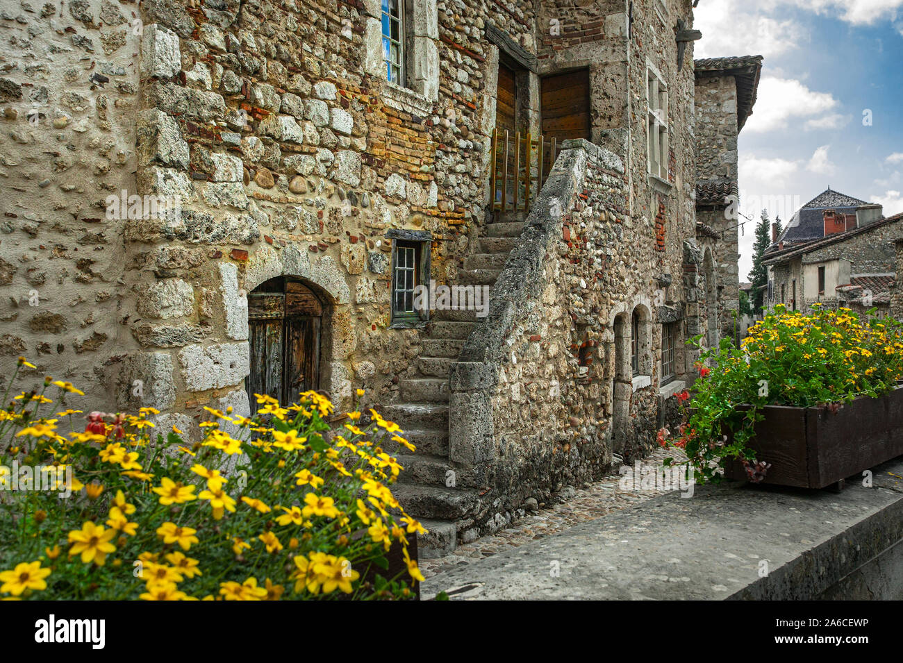 Pérouges, borgo medievale cinto da mura, nel dipartimento francese di Ain Foto Stock