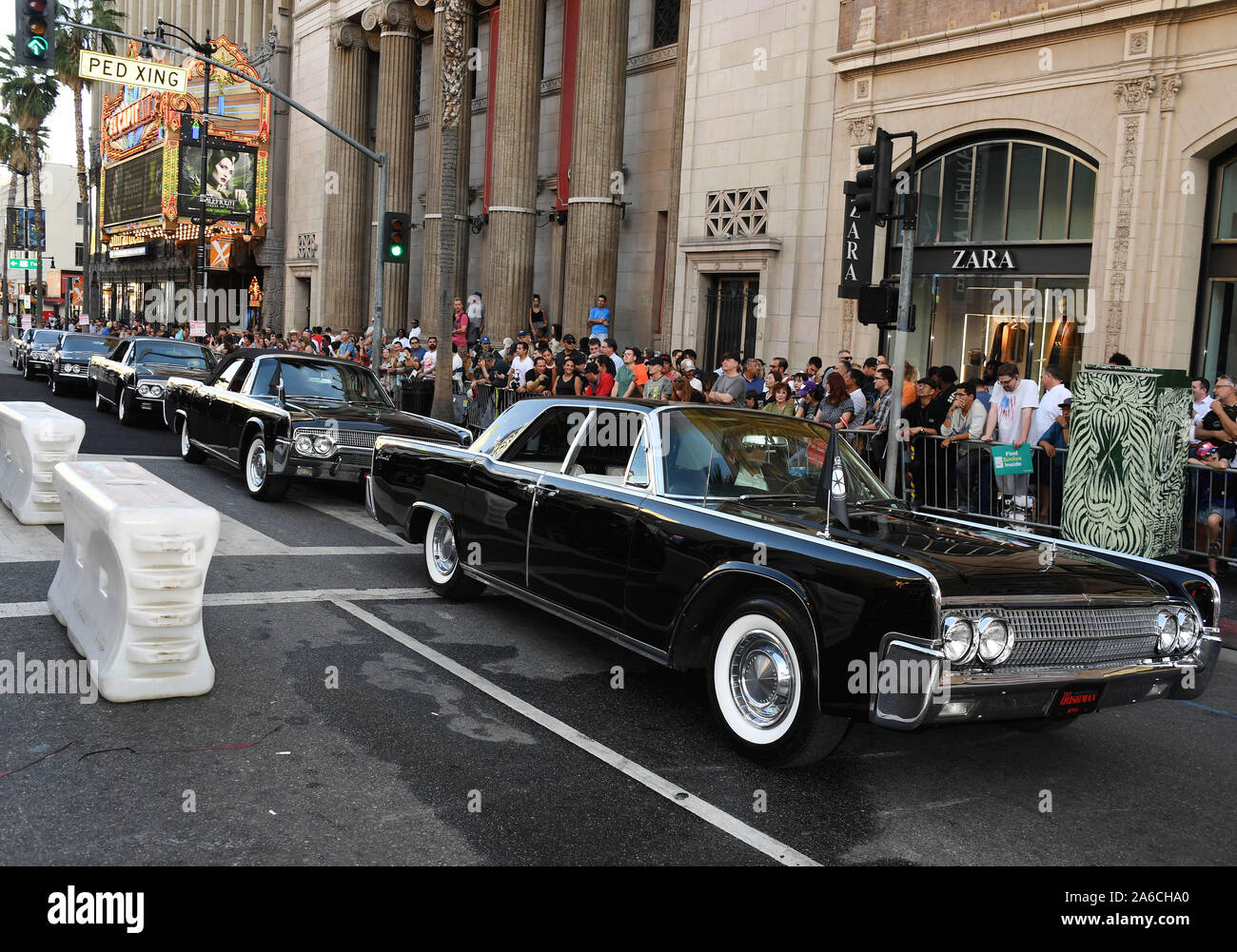 HOLLYWOOD, CA - 24 ottobre: atmosfera alla premiere di Netflix 'L' Irlandese a TCL teatro cinese il 24 ottobre 2019 in Hollywood, la California. Foto Stock