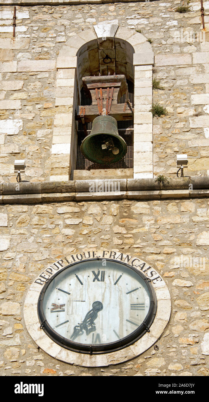 Dettaglio orologio e torre campanaria Clavier Var Provence Francia Foto Stock