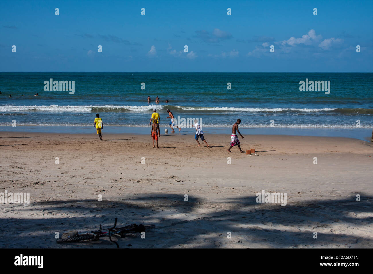 La spiaggia di Pontal de Maracaipe, un insediamento sulla spiaggia vicino alla città di Porto de Galinas, Stato di Pernambuco, Brasile. Foto Stock