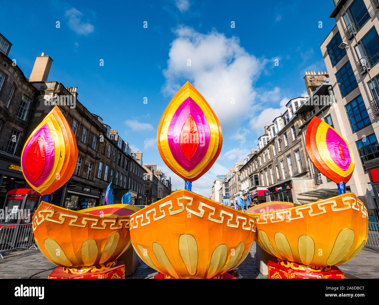 Diwali diya olio lampada lanterne, Castle Street, Edimburgo, Scozia, Regno Unito Foto Stock