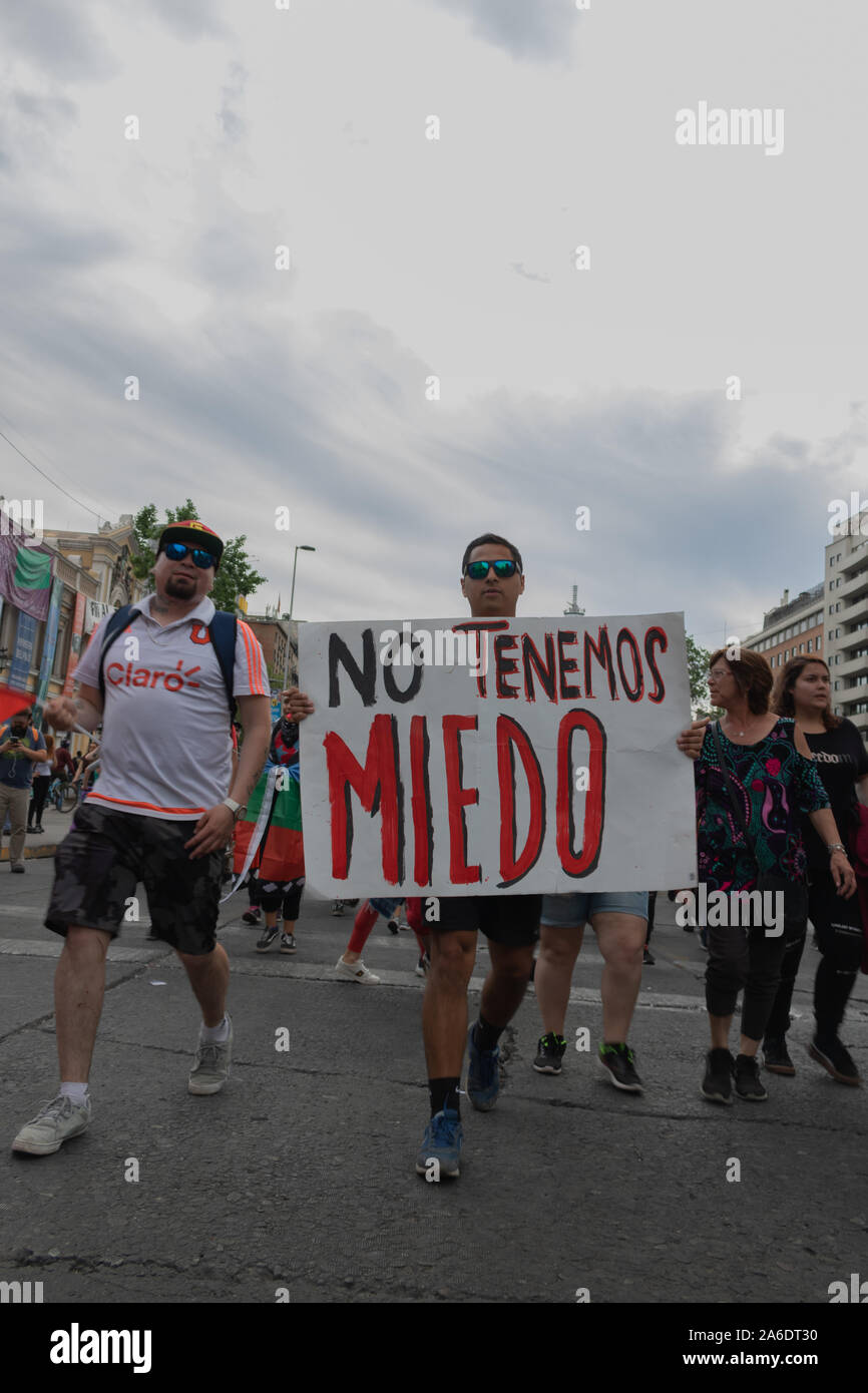 Il Cile proteste. La Marcha más grande de chile, più di 1 milioni di manifestanti Foto Stock