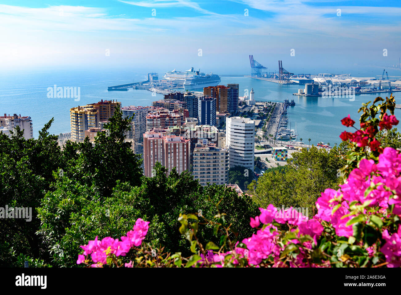 Panoramica della città e del porto di Malaga Spagna Foto Stock