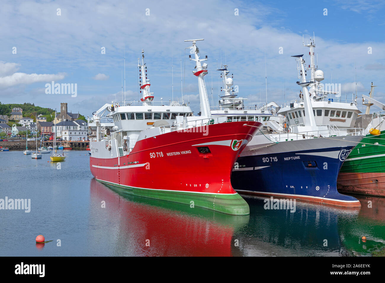 Imbarcazioni presso il porto di Killybegs in Donegal, Repubblica di Irlanda. Foto Stock