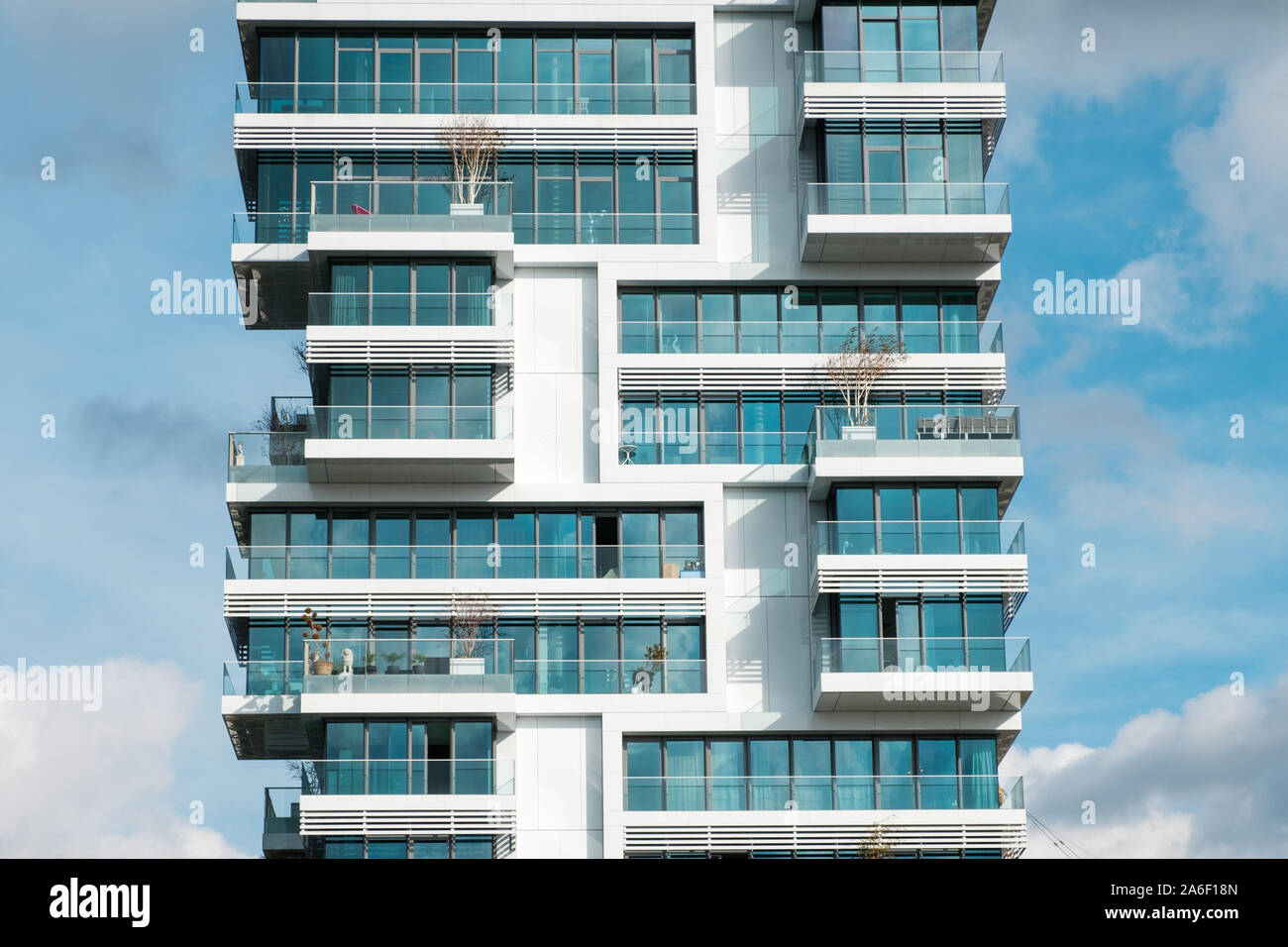 Moderno edificio di appartamenti - immobiliare - esterno Foto Stock