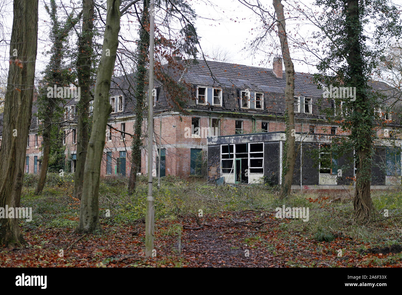 Dicembre 2013 - abbandonati ospedale mentale vicino a Bristol, Barrow Gurney, ora demolita e costruito su con case Foto Stock