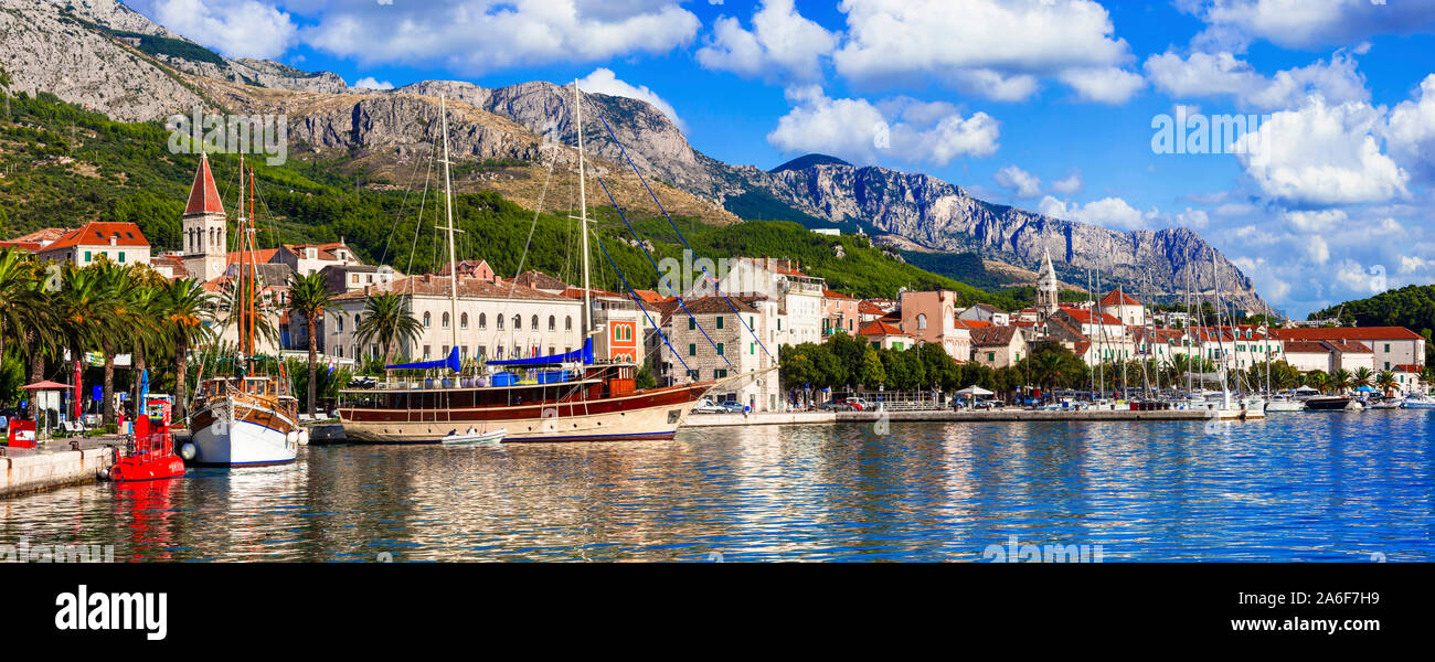 Viaggi e i punti di riferimento della Croazia - la famosa città di Makarska. popolare località turistica della riviera di Makarska Foto Stock