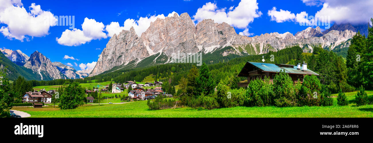 Fantastico scenario delle Alpi Dolomitiche montagne, Cortina d'ampezzo famosa stazione sciistica in Italia Foto Stock