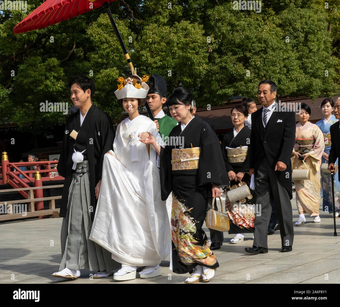 Tokyo, Giappone - 31 Ottobre 2018: un tradizionale giapponese del corteo nuziale vicino al tempio di Meiji in Tokyo, Giappone Foto Stock