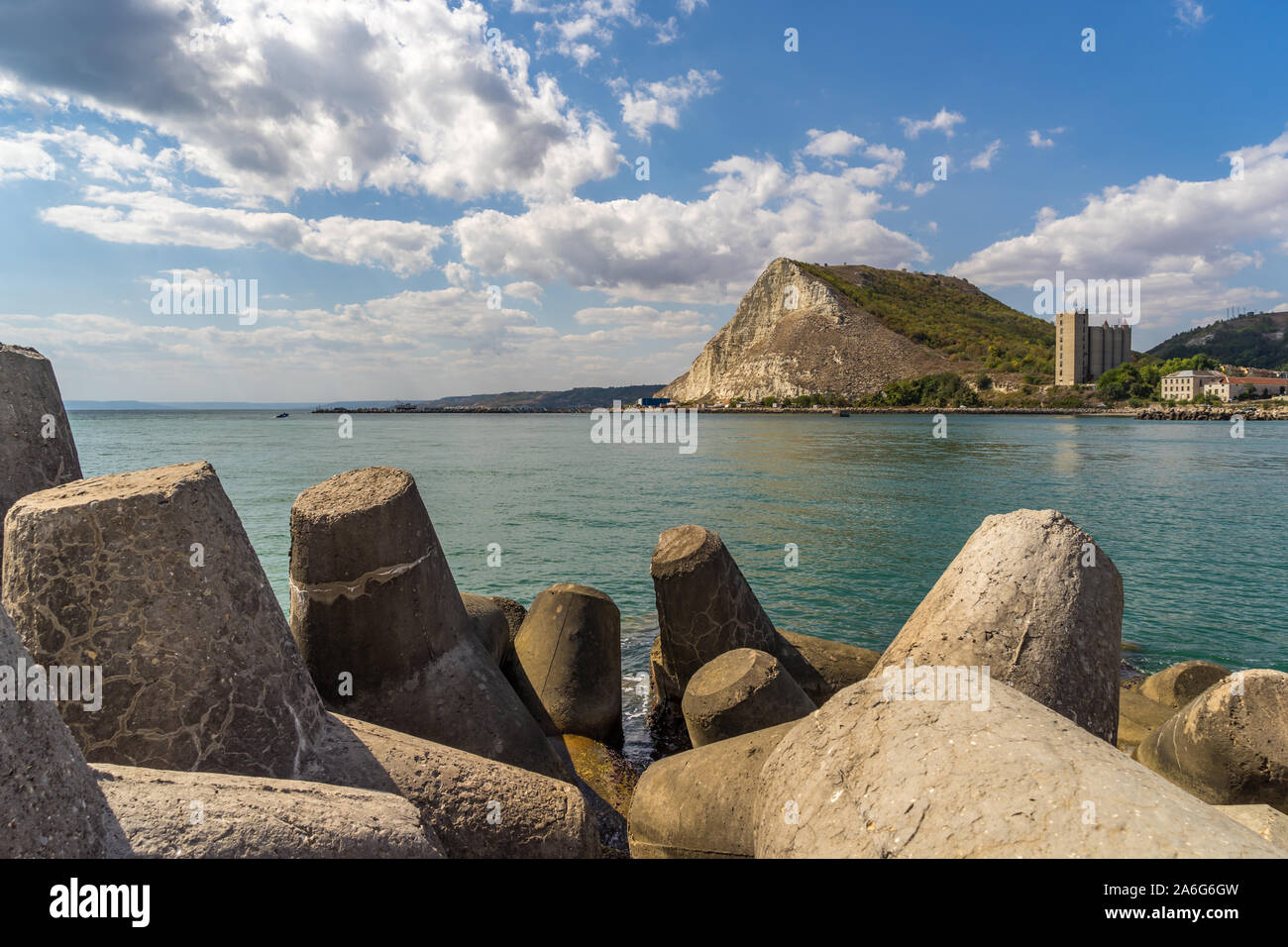 Seascape a Cape Chirakman, la baia e il porto intorno a Kavarna Bulgaria Foto Stock